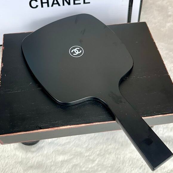 Chanel Handheld Beauty line Mirror - Picture 2 of 4